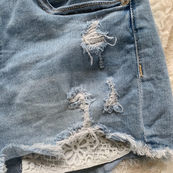 patterned pocket ropes shorts - Picture 4 of 5